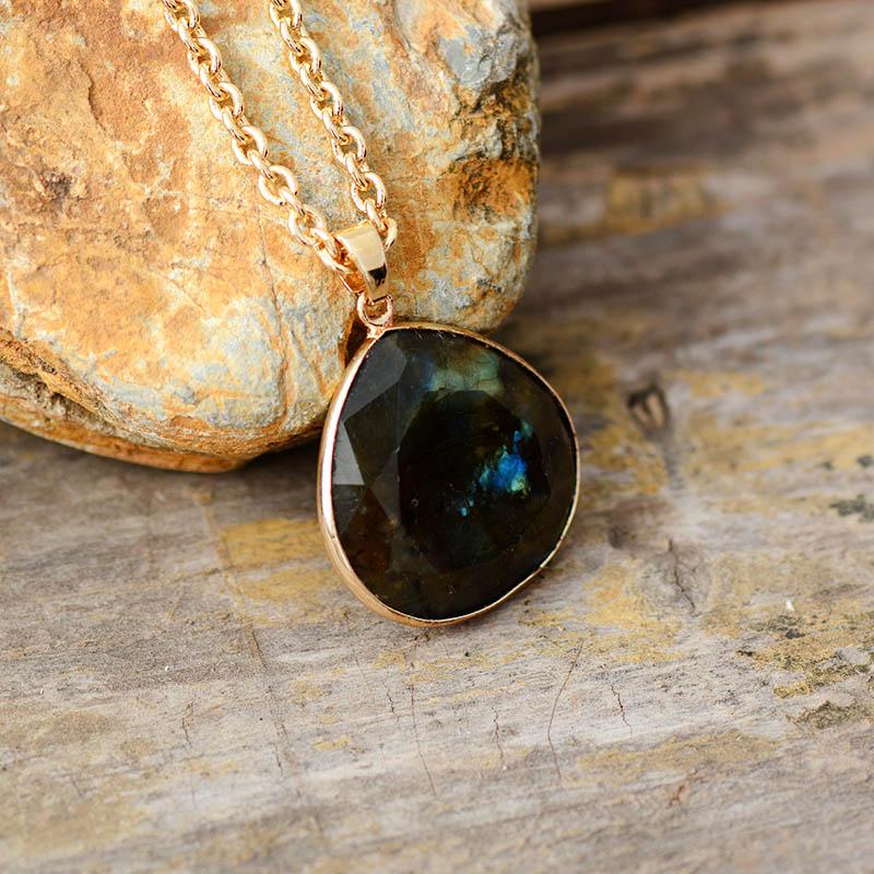 Colar Pendente Reflexões Cósmicas De Labradorite